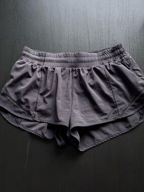Lululemon Hotty Hot Short II 2.5" in Black